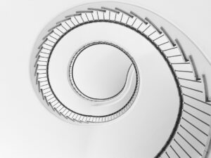 階段昇降を利用した運動で転倒対策はどうすればいい？